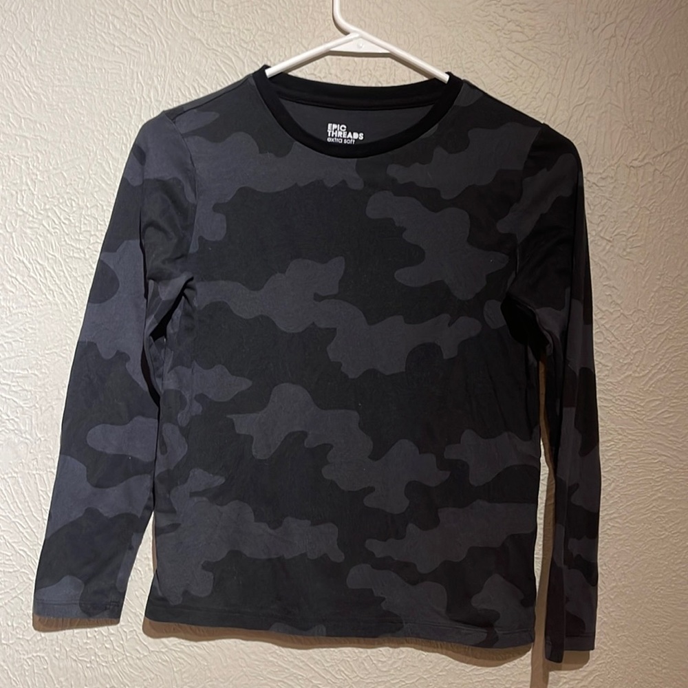 Epic Threads long-sleeve cotton/poly grey/black camo. Size boys medium.